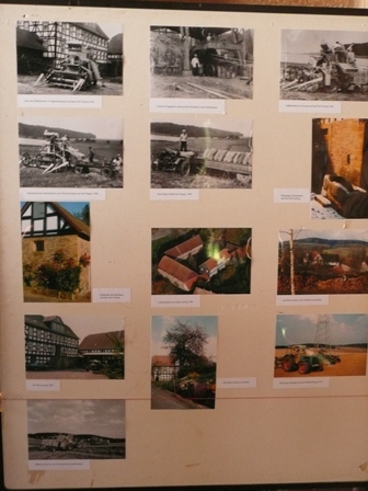 Ausstellung mit Bildern aus der Geschichte des Dorfes